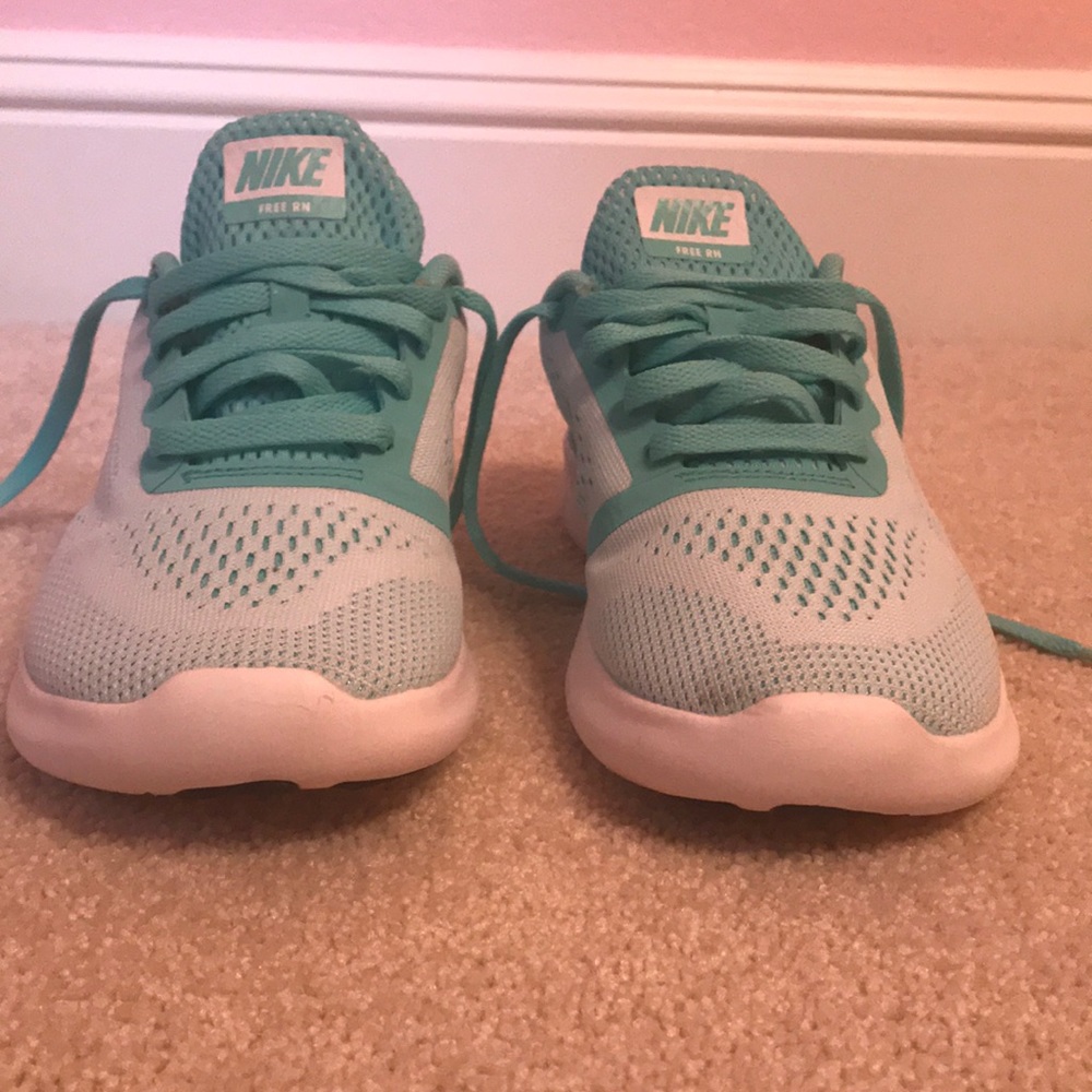 Like new Nike Free RN